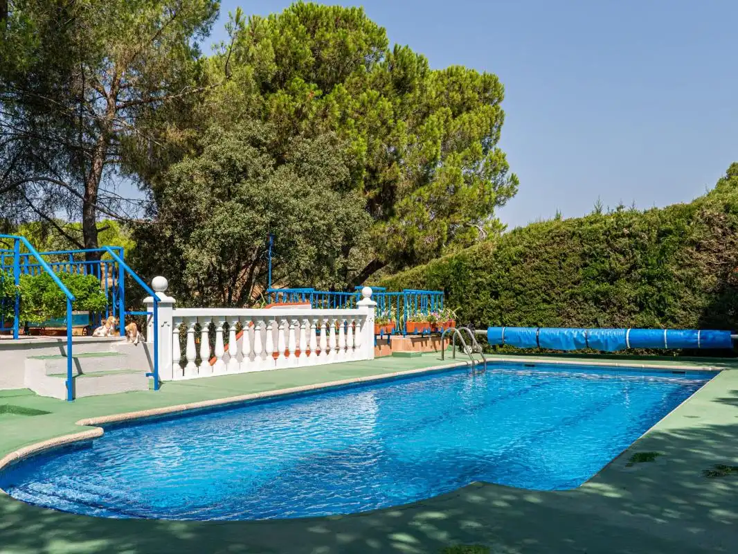 Piscina de Casa o chalet en venta en Villa del Prado con Calefacción, Jardín privado y Terraza