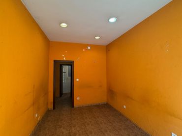 Gewerbefläche zum Verkauf in Calle Río Nalón