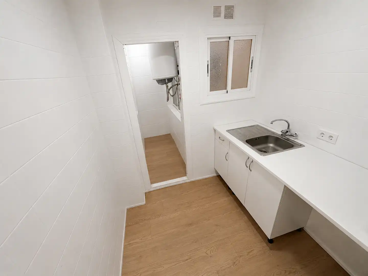 Cuina de Pis en venda en Santa Coloma de Gramenet amb Parquet i Terrassa