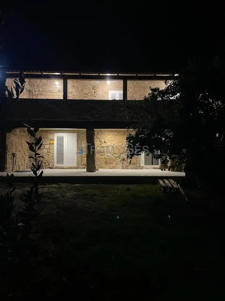 Vista exterior de Casa o xalet en venda en O Rosal   amb Calefacció, Jardí privat i Terrassa