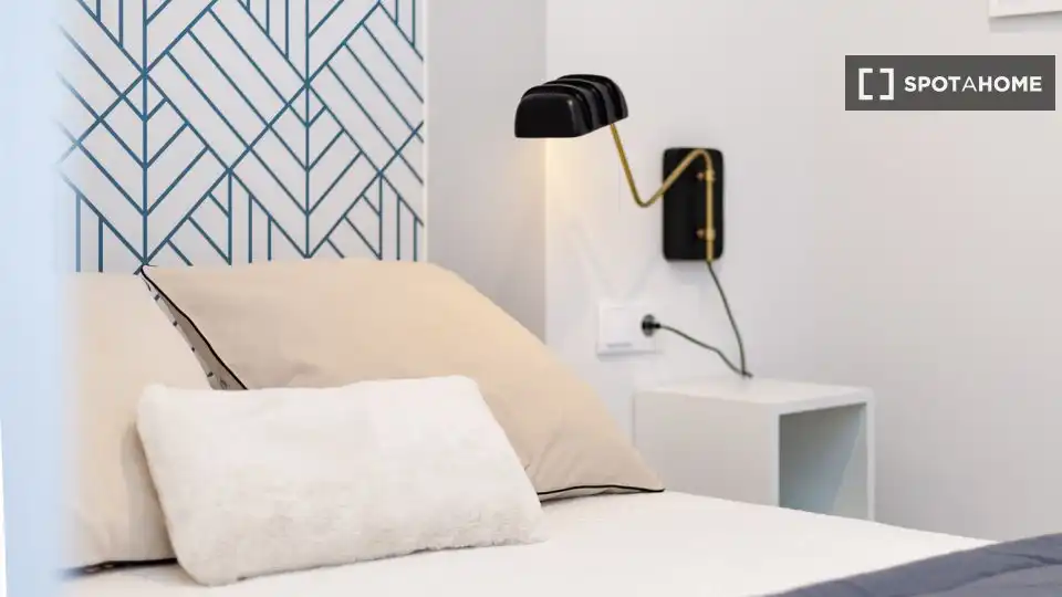 Habitación de Piso de alquiler en Valencia con Aire acondicionado, Calefacción y Amueblado