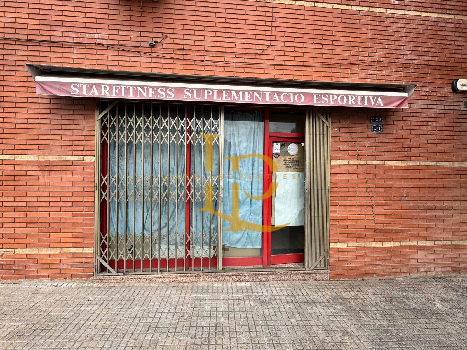 Vista exterior de Local de lloguer en Rubí