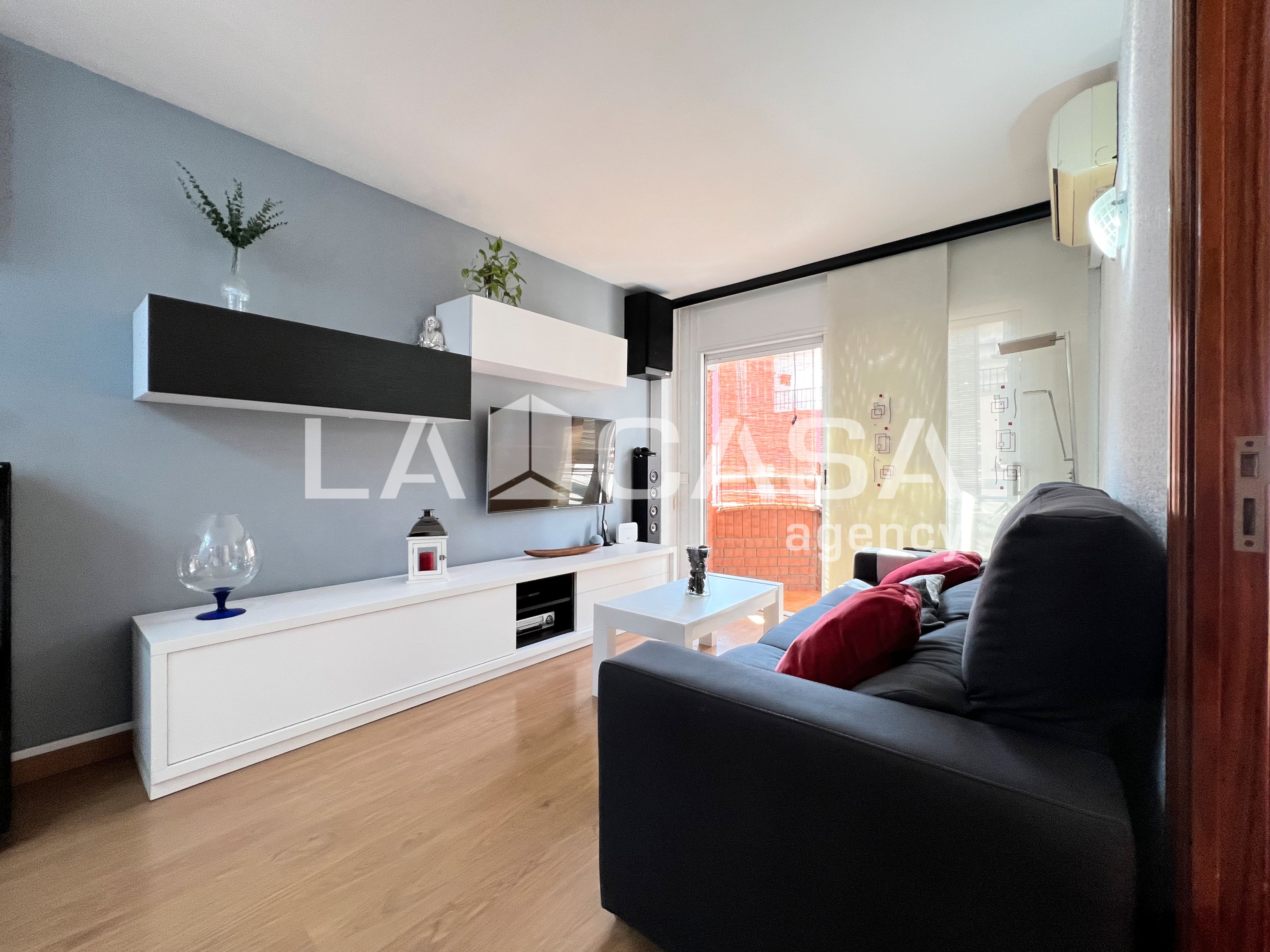 Living room of Flat for sale in Badalona  with Heating and Balcony