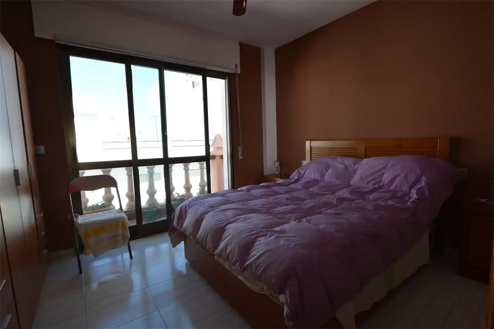Schlafzimmer von Einfamilien-Reihenhaus zum Verkauf in Nerja mit Klimaanlage und Balkon