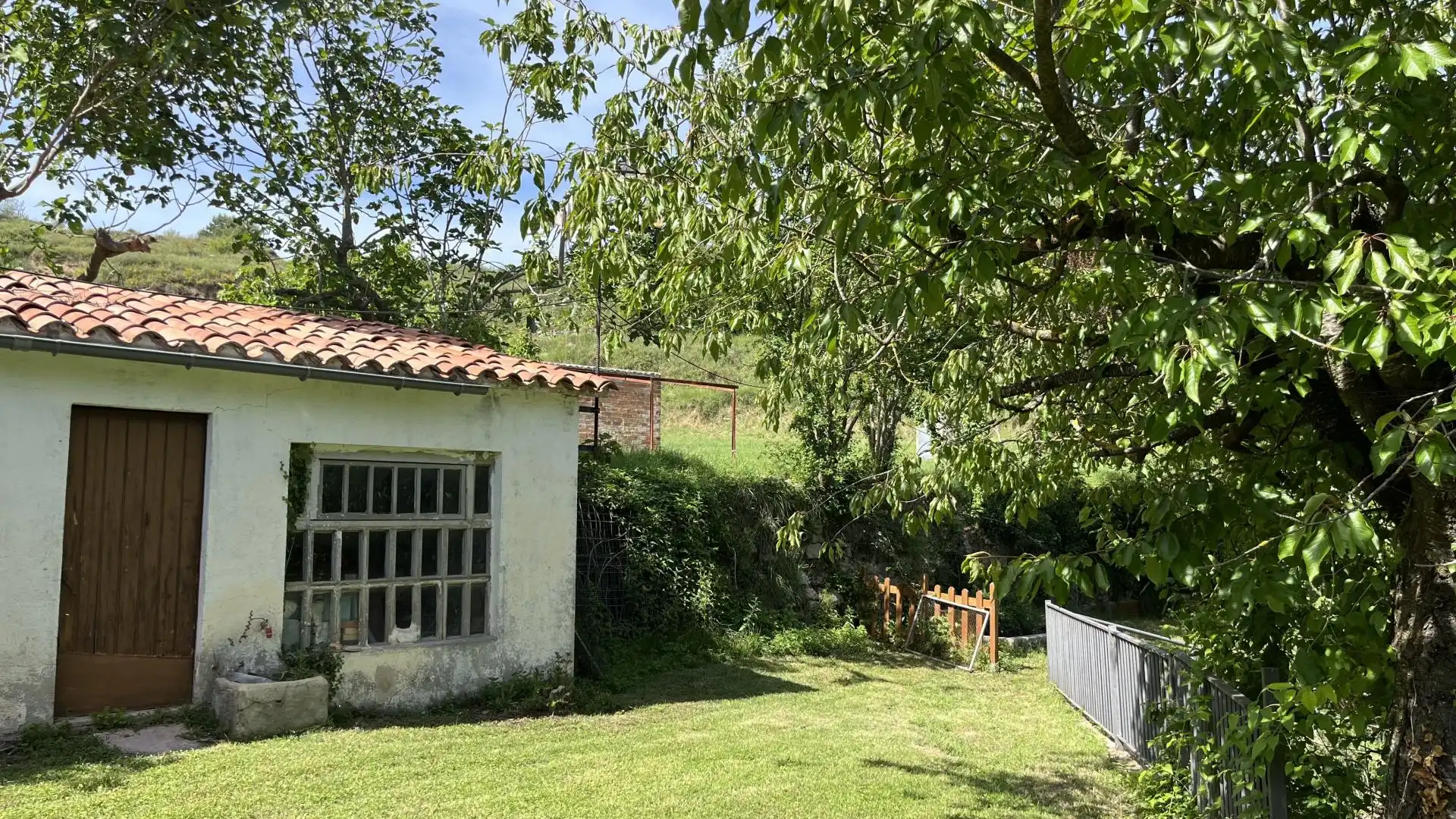 Jardí de Casa o xalet en venda en Alpens