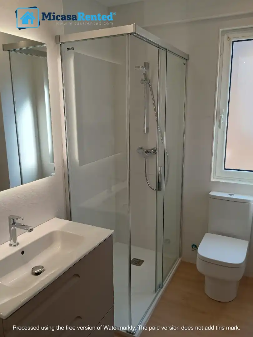 Badezimmer von Wohnung zur Miete in Santander mit Heizung, Möbliert und Ofen