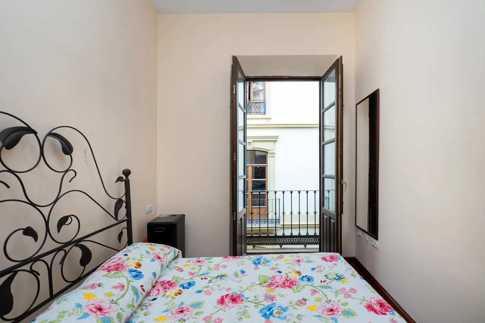 Bedroom of Flat for rent in Granada  with Air Conditioner, Heating and Parquet flooring
