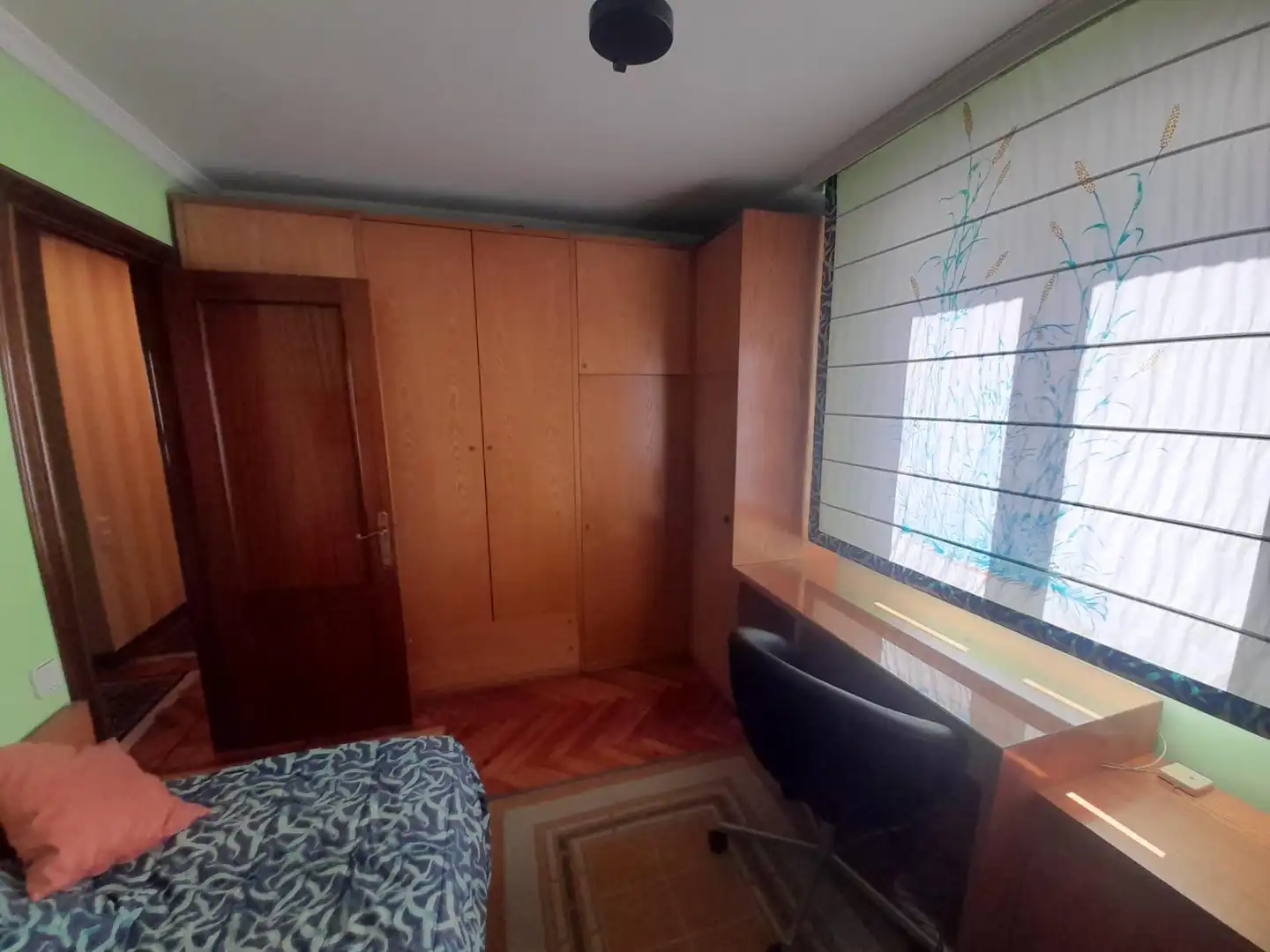 Dormitori de Pis de lloguer en Santander amb Calefacció, Parquet i Moblat