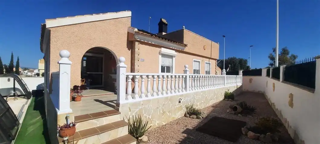 Vista exterior de Casa o xalet en venda en Mazarrón amb Aire condicionat, Calefacció i Jardí privat