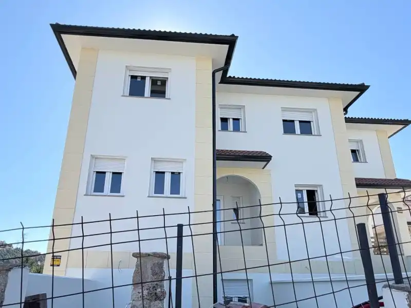 Casa aparellada amb jardí en venda a San Rafael, imagen 15