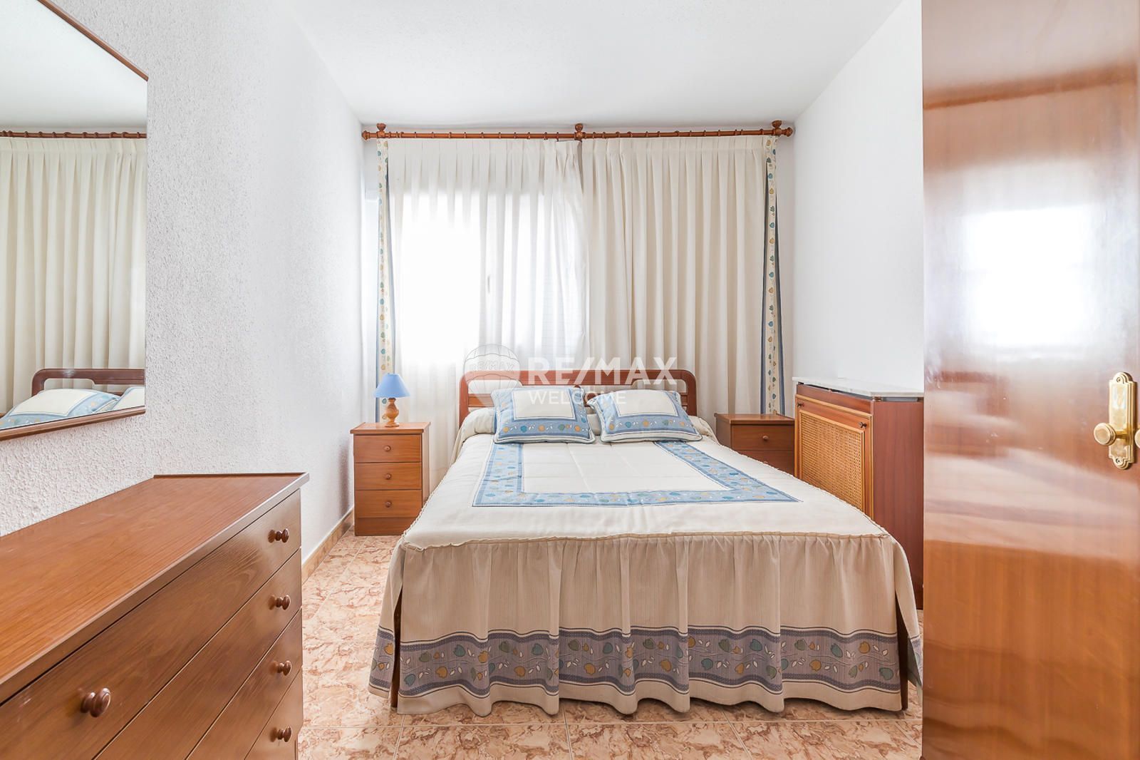 Bedroom of Flat for sale in  Madrid Capital  with Air Conditioner