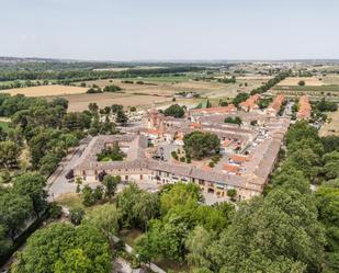 Vista exterior de Casa o xalet en venda en Aranjuez amb Aire condicionat, Calefacció i Jardí privat