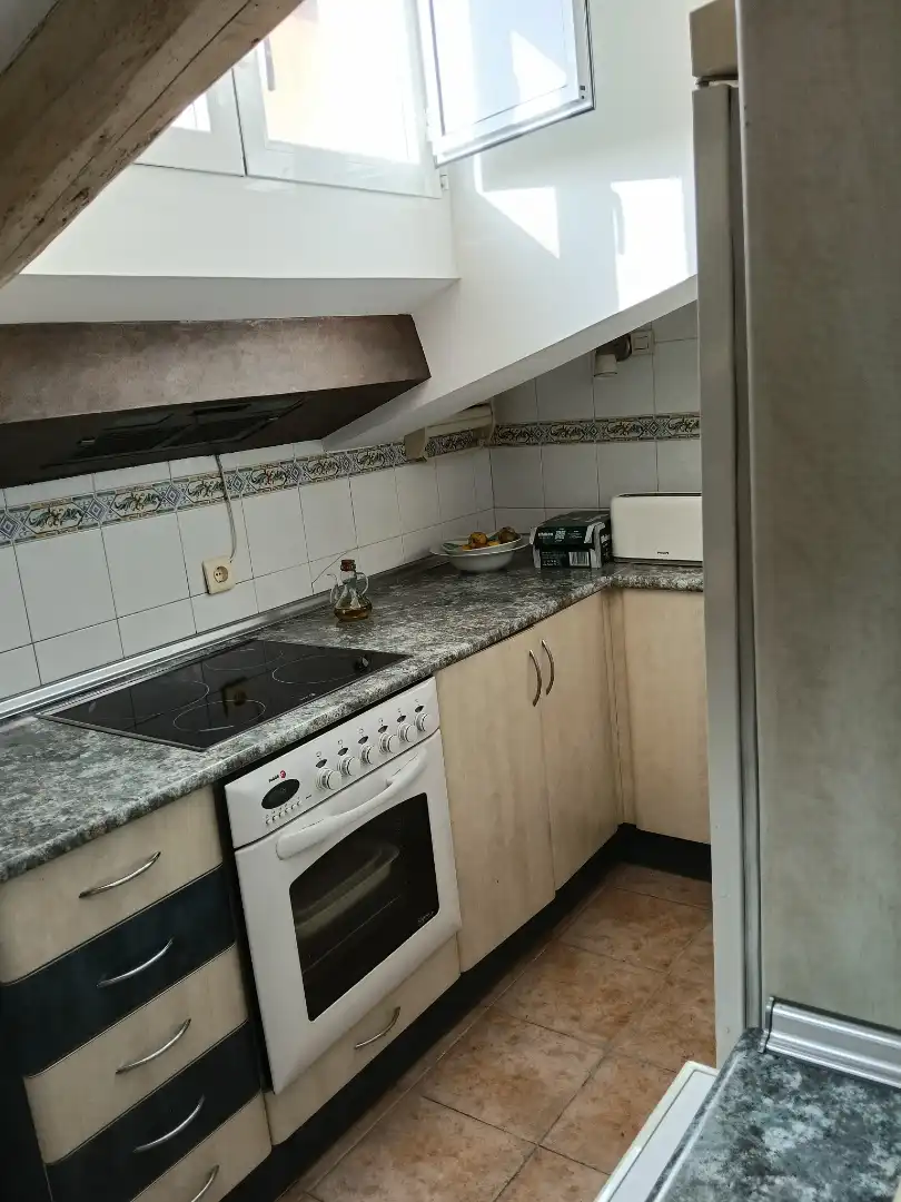 Cuina de Pis en venda en Burgos amb Calefacció, Moblat i Forn