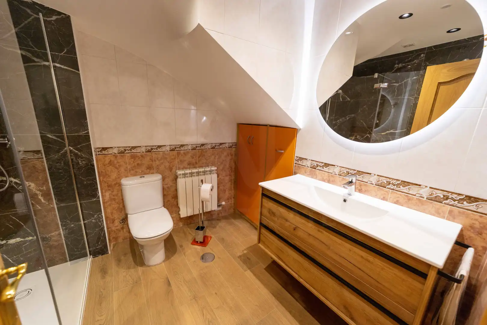 Baño de Casa o chalet en venta en León Capital  con Calefacción y Terraza