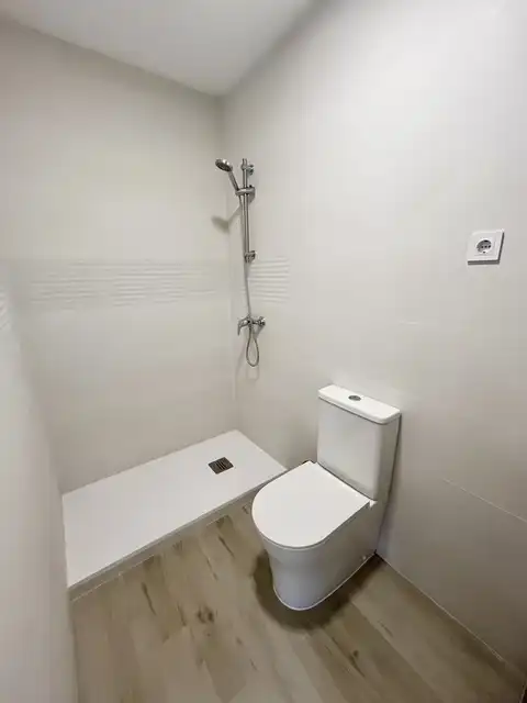 Bany de Apartament en venda en Coslada amb Aire condicionat, Calefacció i Moblat