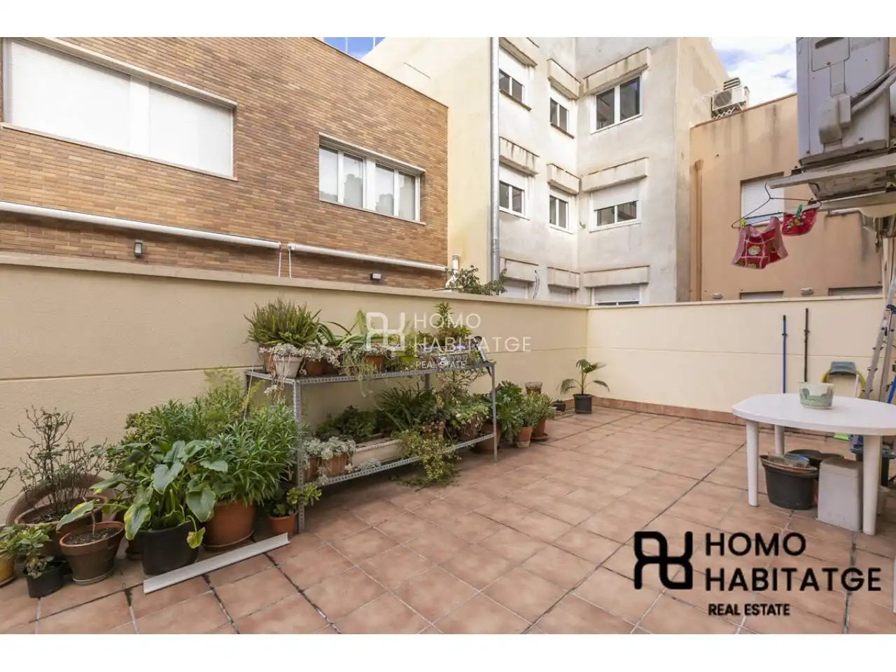 Vista exterior de Casa o xalet en venda en Sabadell amb Aire condicionat, Calefacció i Terrassa