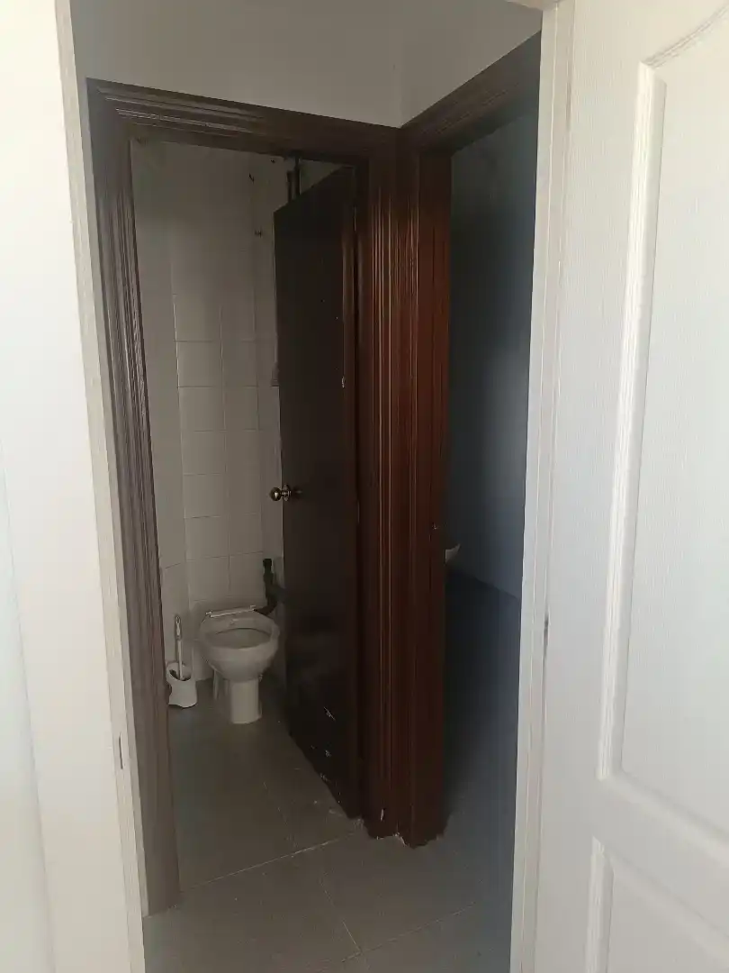 Baño de Planta baja de alquiler en Dos Hermanas con Aire acondicionado