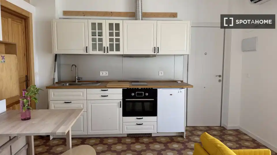 Küche von Wohnung zur untervermieten in Valencia mit Klimaanlage, Terrasse und Möbliert