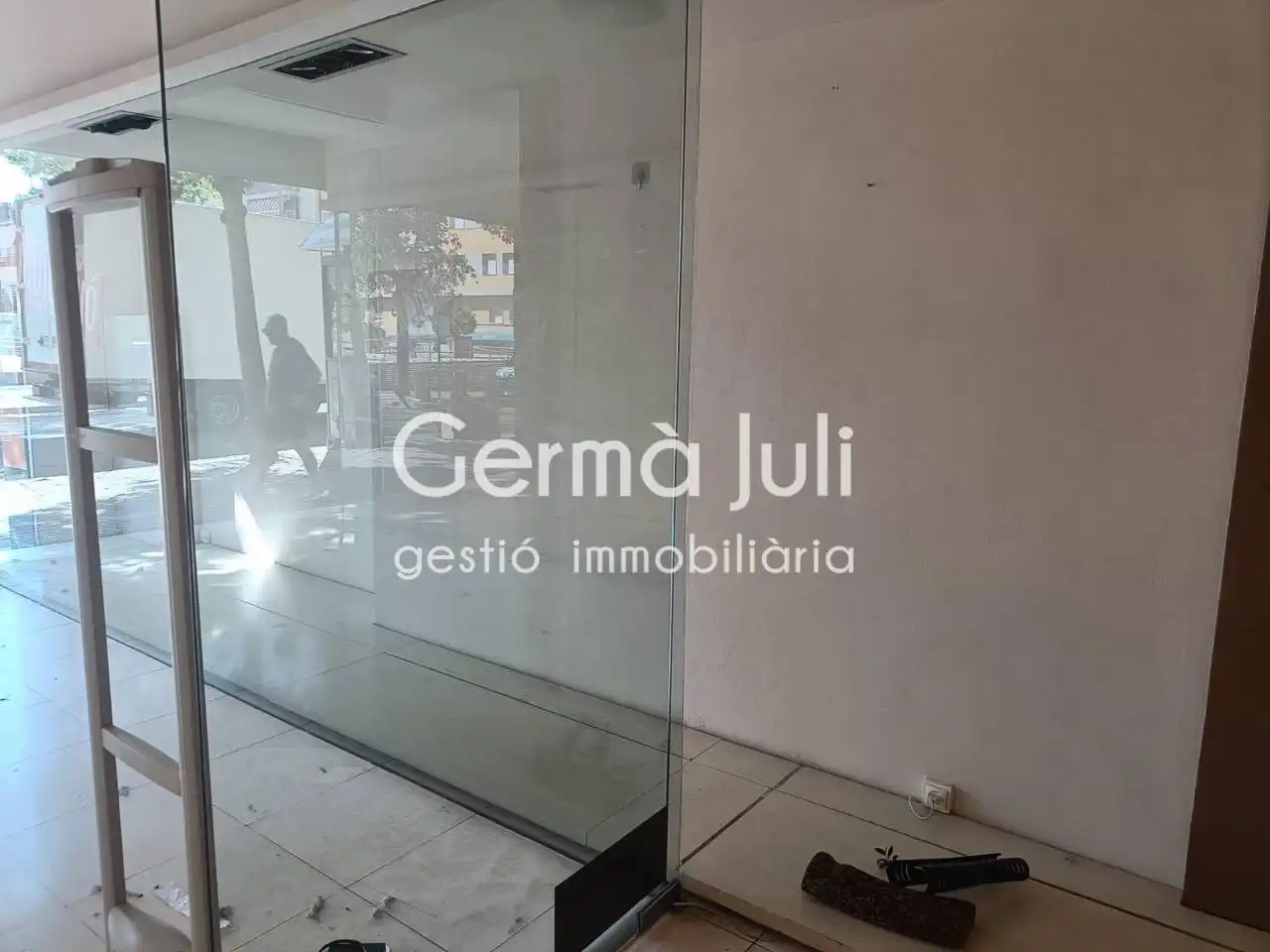 Local de alquiler en Badalona con Aire acondicionado