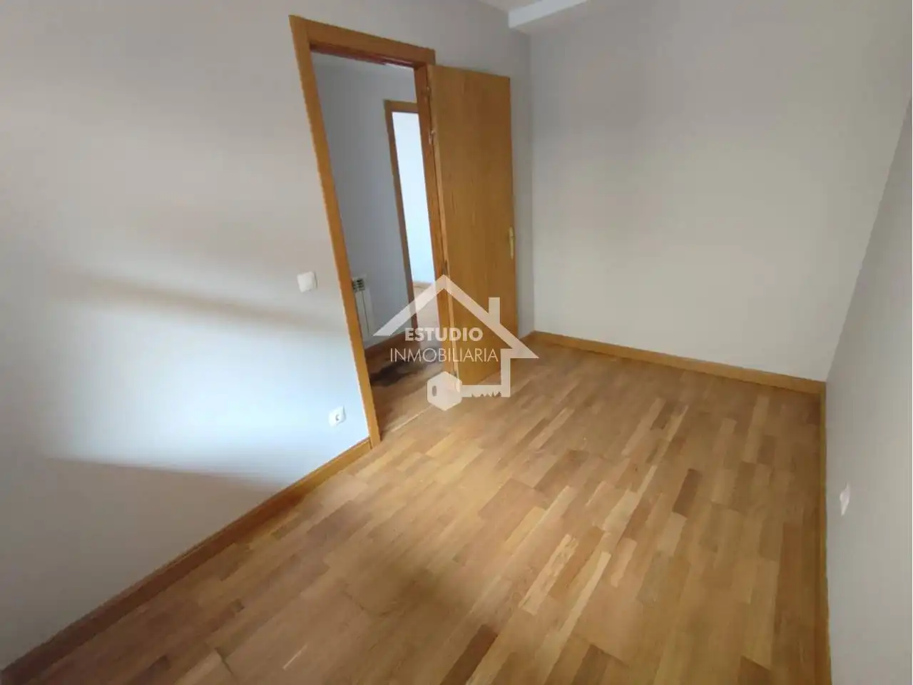 Dormitori de Dúplex en venda en Navarrete amb Calefacció i Parquet
