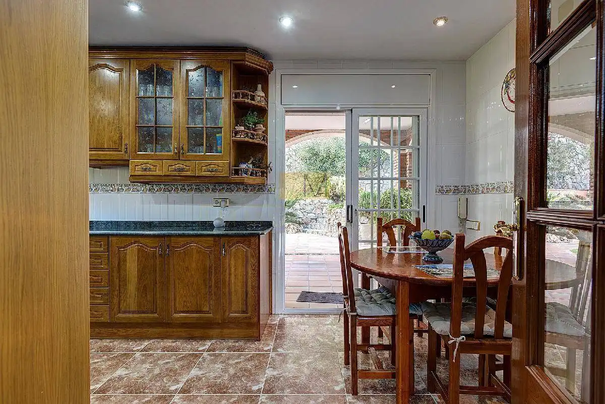 Cocina de Casa o chalet en venta en Vallirana con Aire acondicionado, Calefacción y Jardín privado