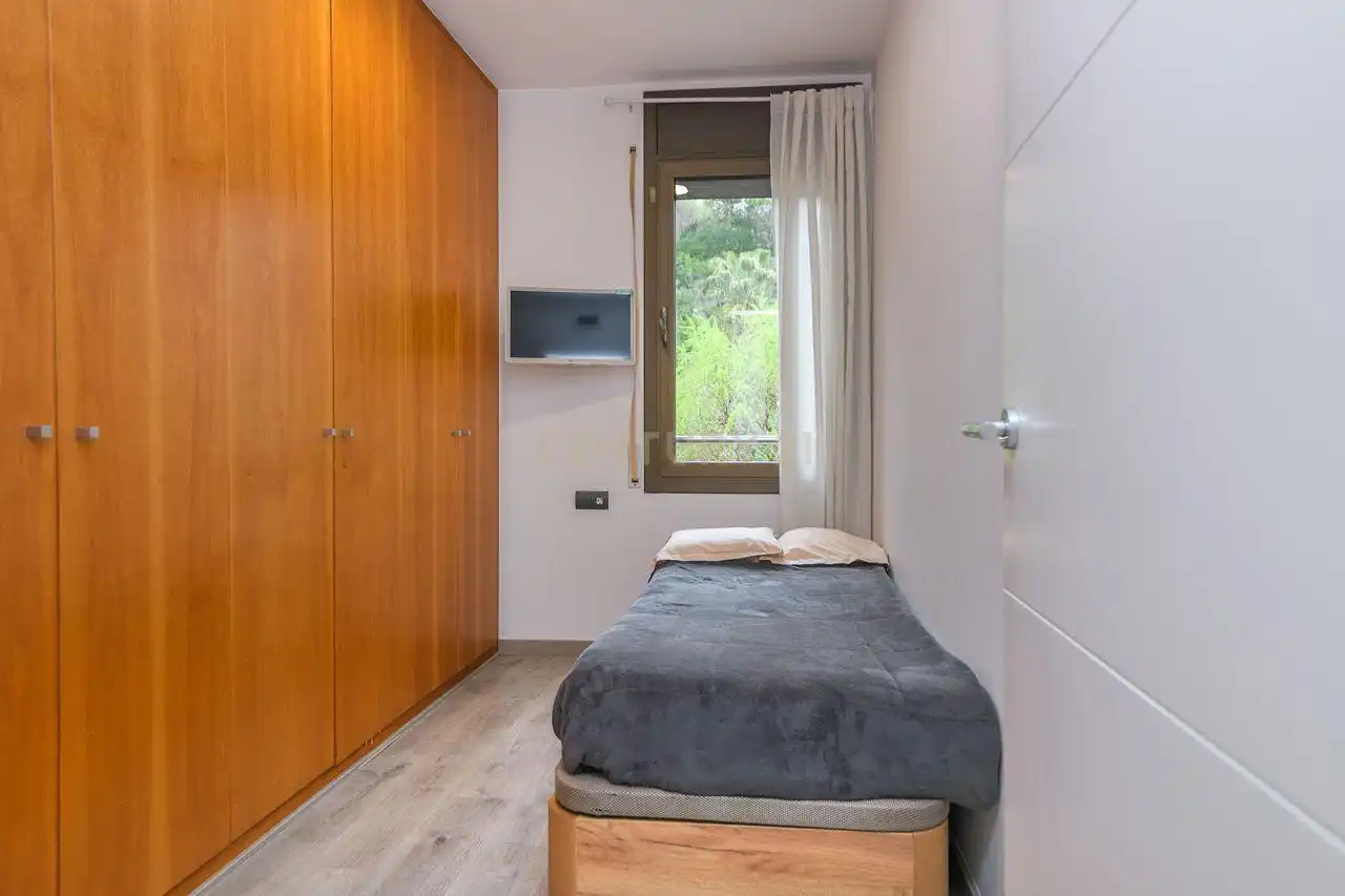 Habitación de Apartamento en venta en Molins de Rei con Aire acondicionado, Trastero y Balcón