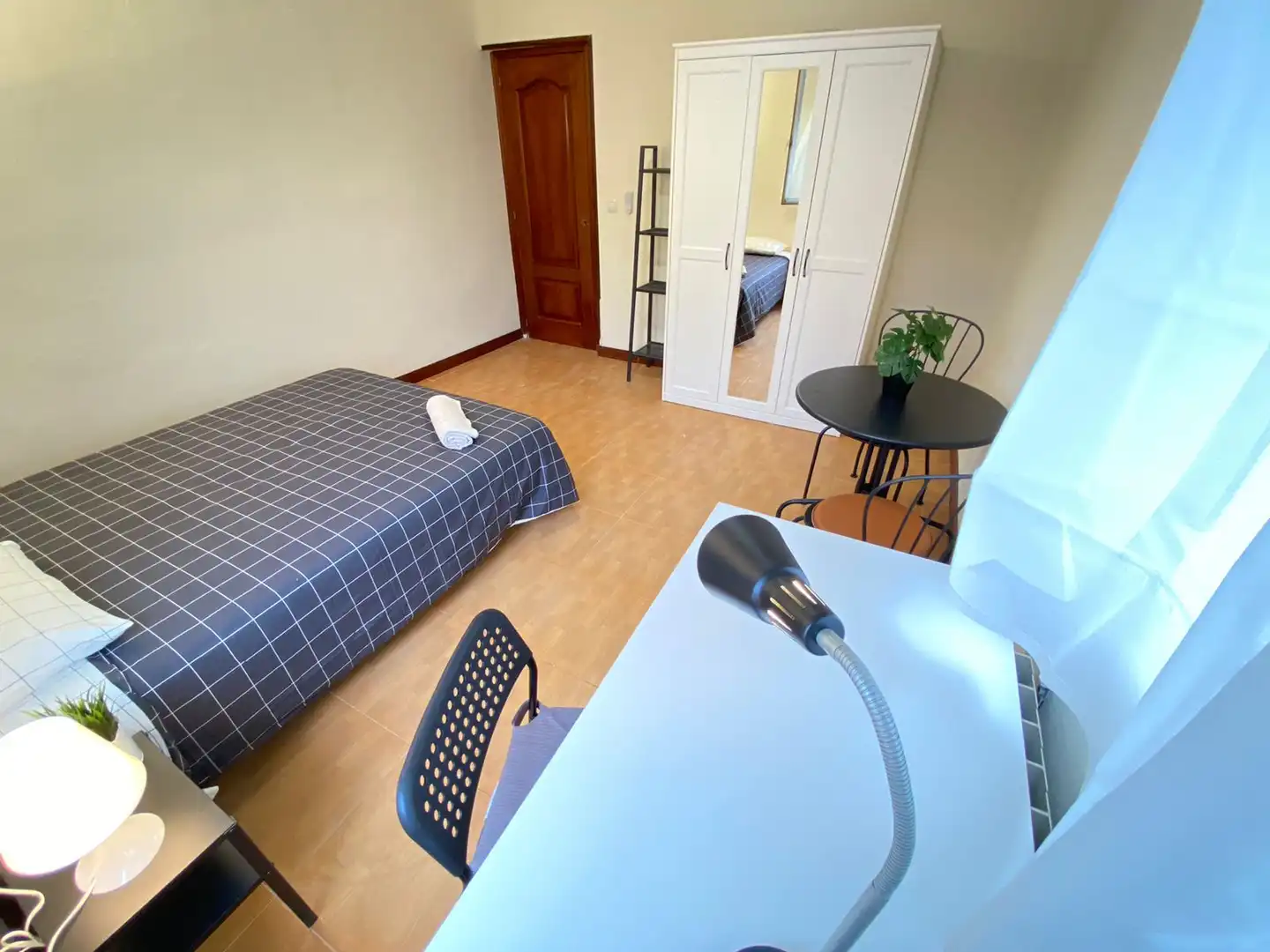 Room in Calle Pico de Alba, 1, Palomeras Bajas