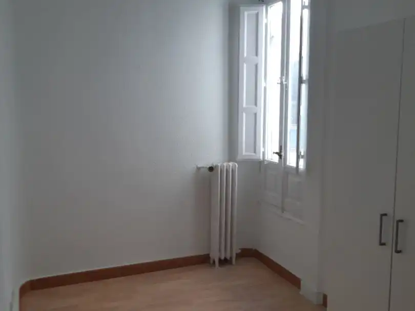 Bedroom of Flat for rent in  Madrid Capital  with Balcony