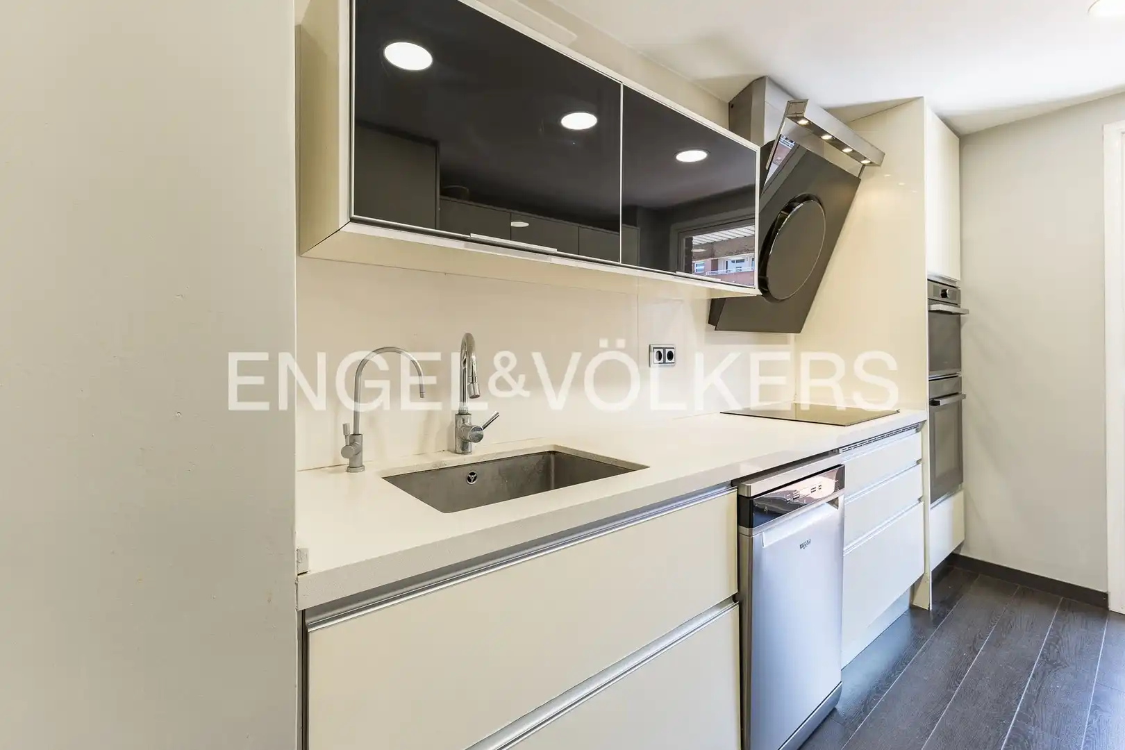 Kitchen of Flat for sale in Sant Joan Despí  with Air Conditioner, Heating and Parquet flooring