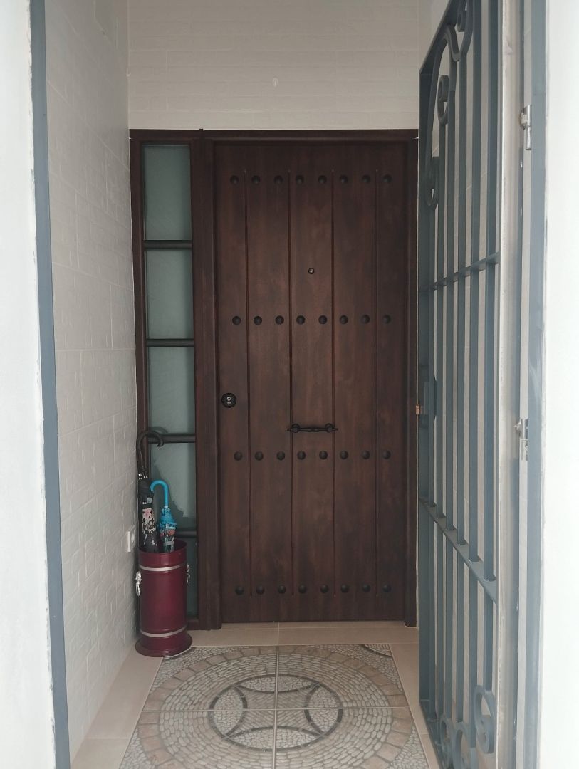 Single-family semi-detached for sale in Umbrete  with Storage room