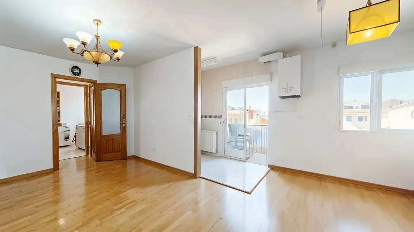 Piso en venta en Madrid con Calefacción y Balcón