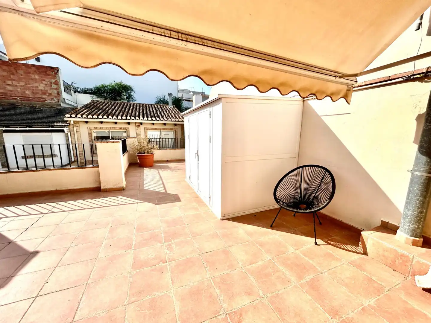 Terrasse von Haus oder Chalet zur Miete in Rafelbuñol / Rafelbunyol mit Klimaanlage, Heizung und Privatgarten