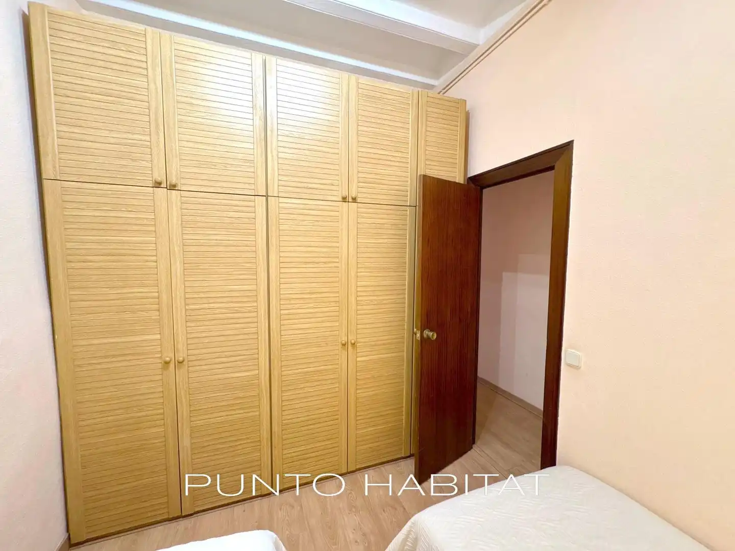 Flat for sale in Barcelona  with Air Conditioner, Heating and Parquet flooring