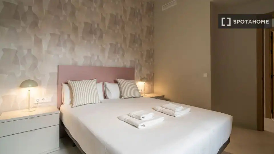 Appartamento con terrazza in affitto a L'Eixample, imagen 16
