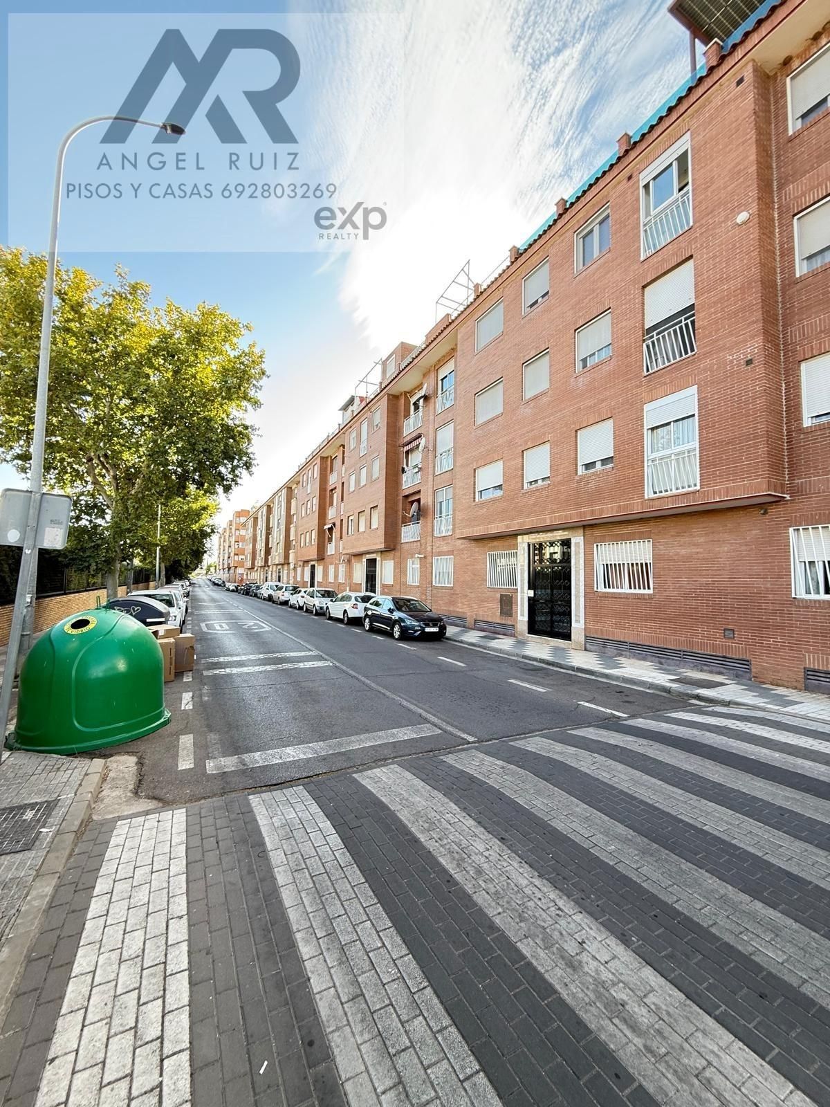 Vista exterior de Pis en venda en Mérida amb Aire condicionat, Calefacció i Terrassa