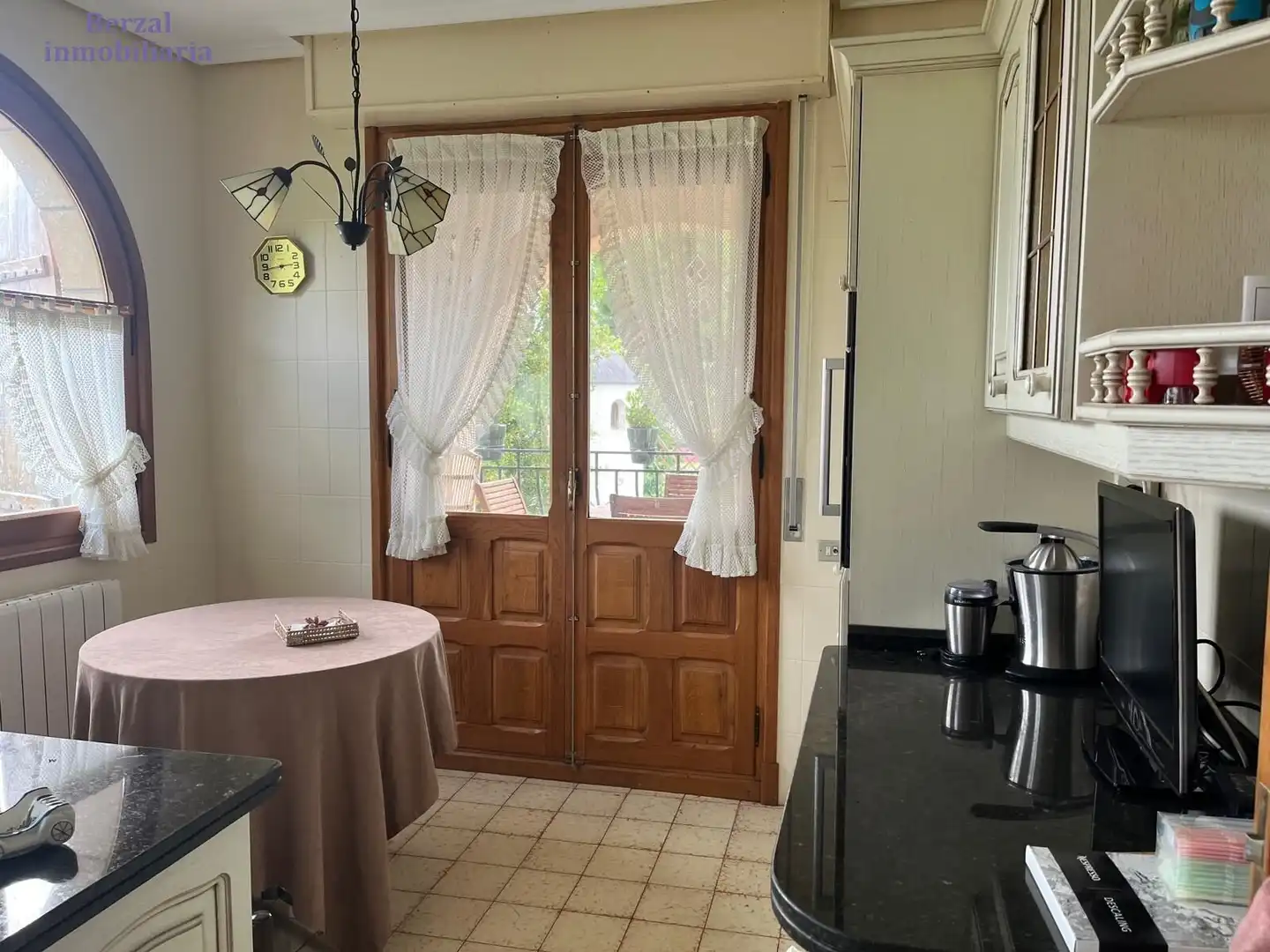 Cuina de Casa o xalet en venda en Nalda amb Jardí privat, Terrassa i Traster