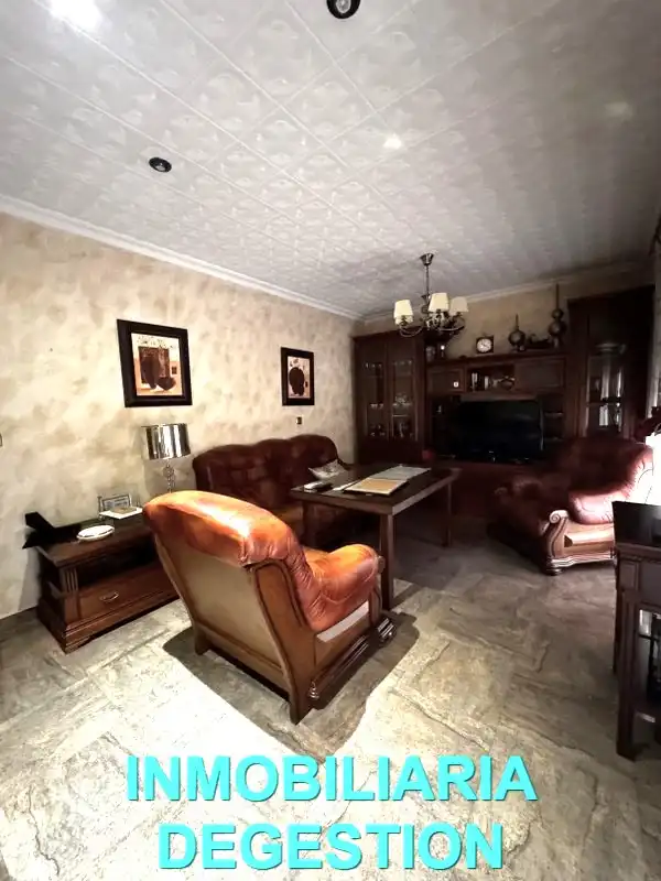 Sala de estar de Casa adosada en venta en Linares con Aire acondicionado, Jardín privado y Terraza
