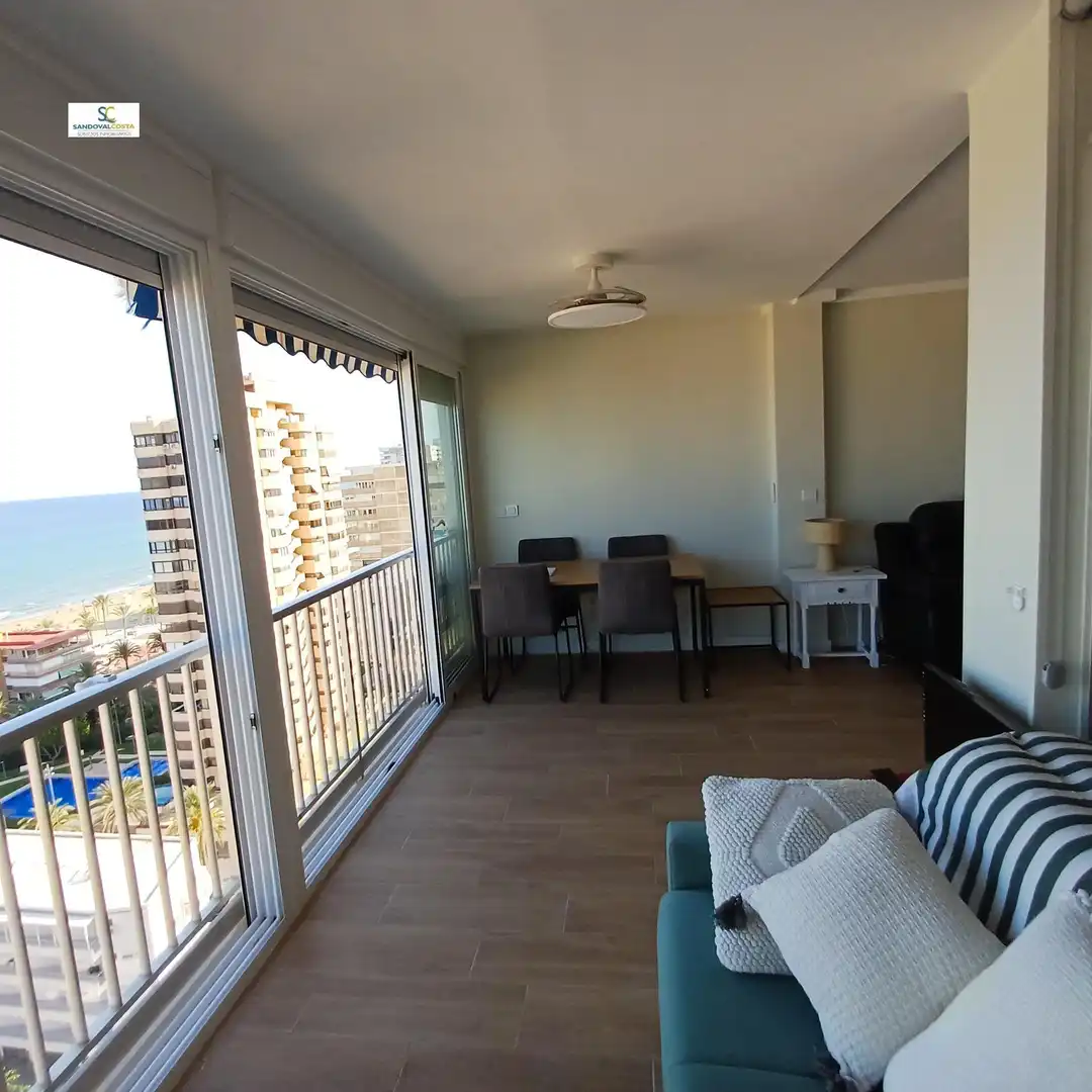 Habitación de Apartamento en venta en Alicante / Alacant con Aire acondicionado y Piscina comunitaria