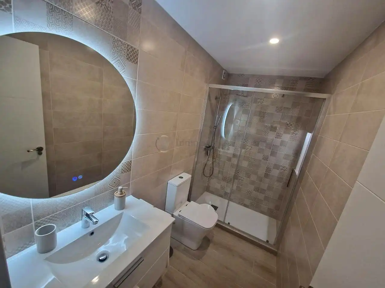 Baño de Piso de alquiler en Arona con Terraza, Amueblado y Internet