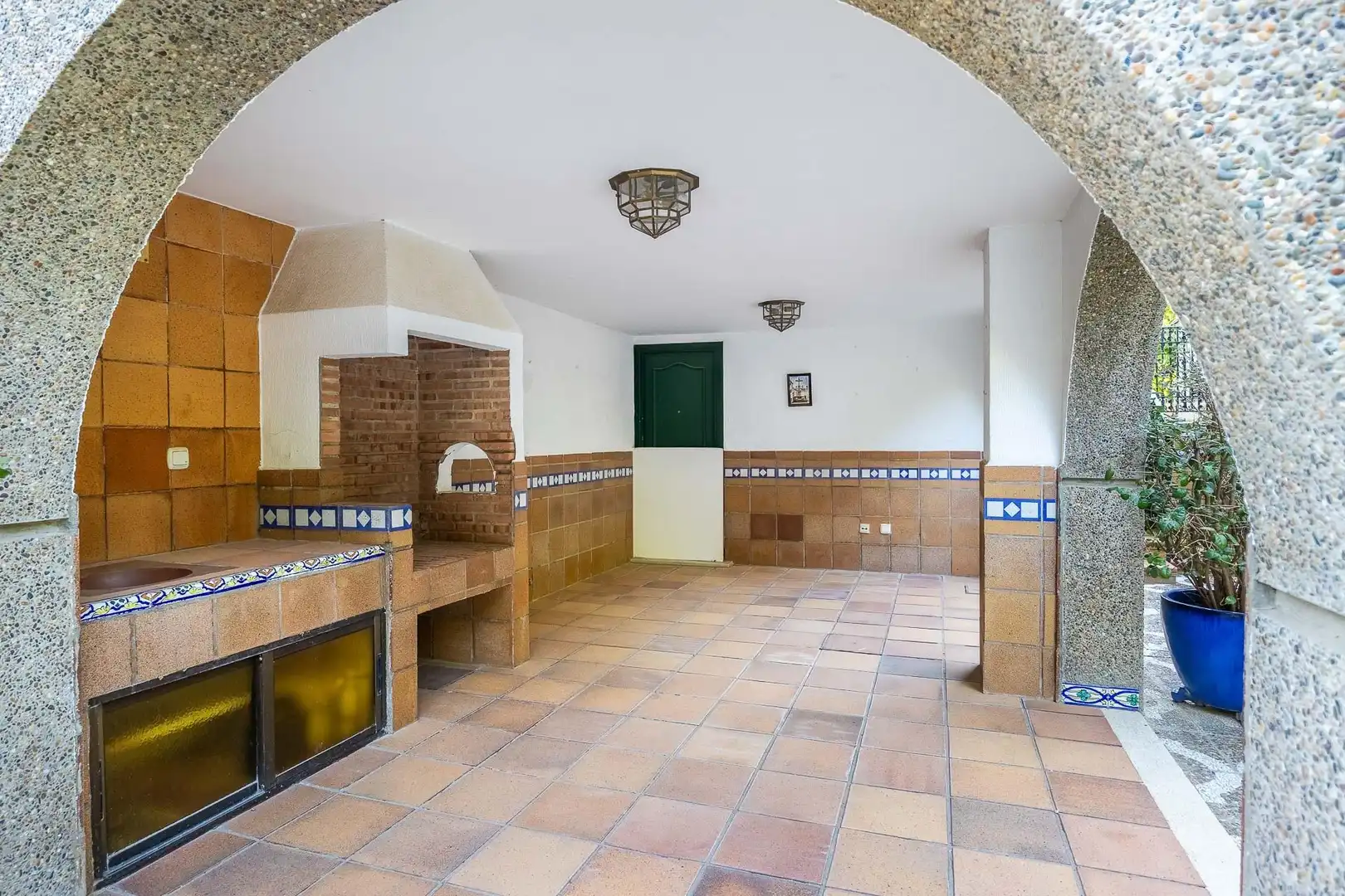 Cocina de Casa o chalet en venta en Gelves con Jardín privado y Piscina comunitaria
