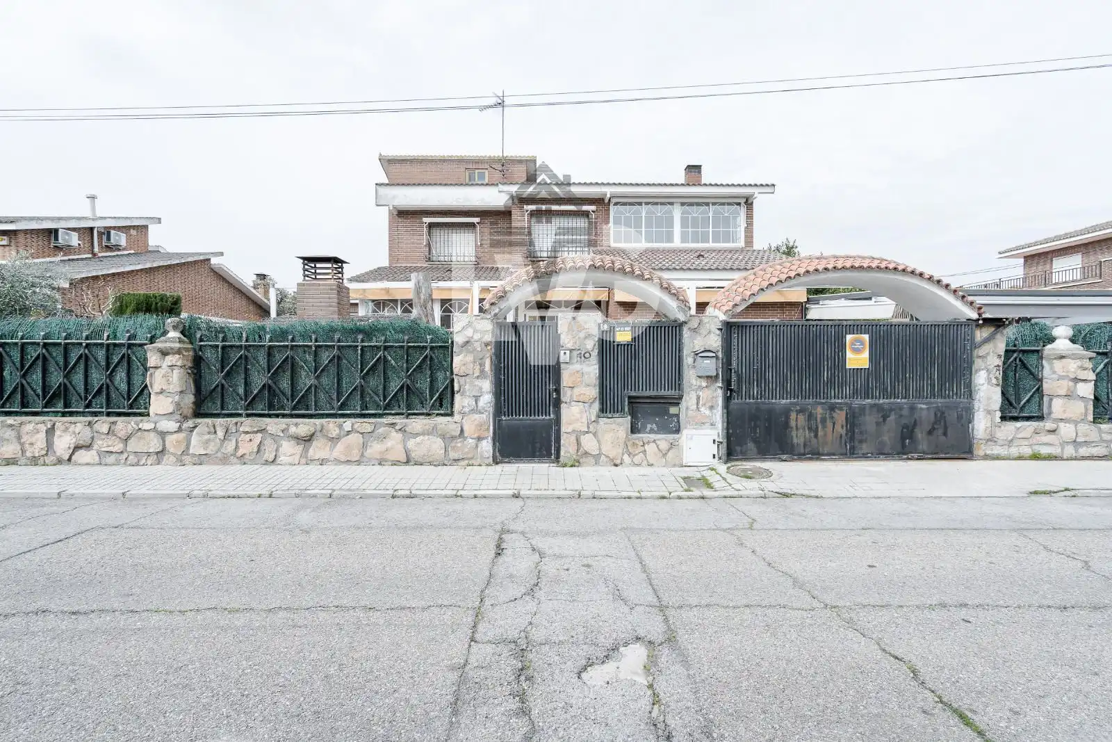 Außenansicht von Haus oder Chalet zum Verkauf in Fuente El Saz de Jarama mit Heizung, Möbliert und Ofen
