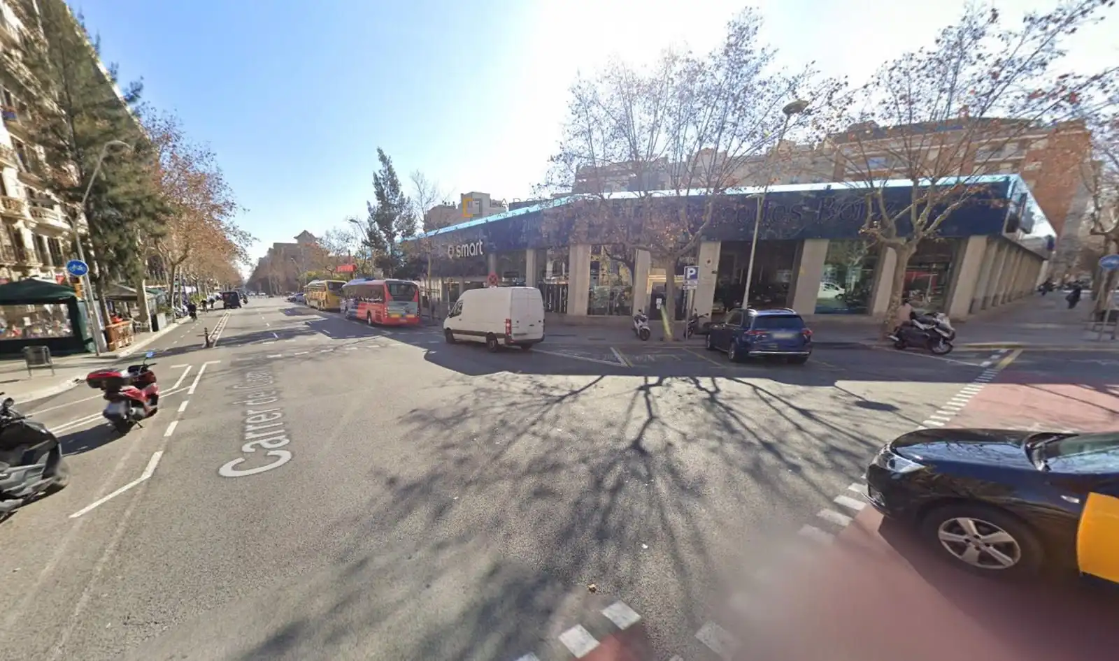 Local comercial en traspàs a C/ Comte Urgell