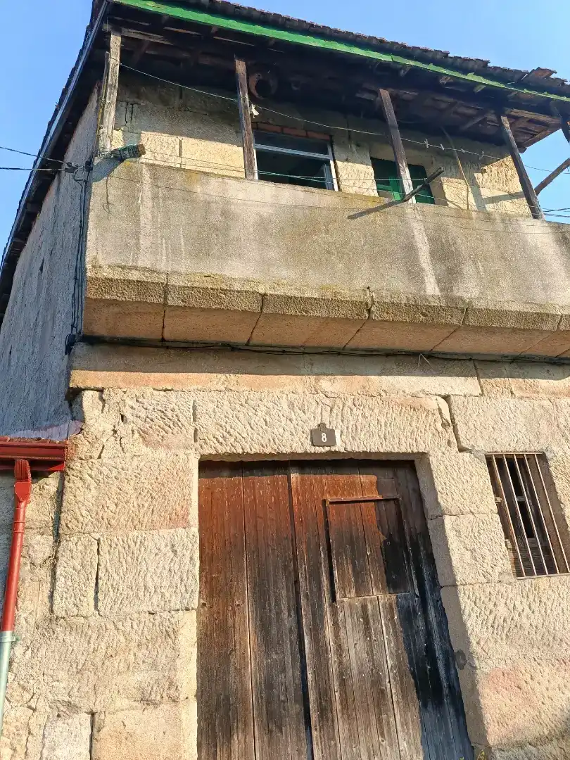Vista exterior de Casa adosada en venda en Ourense Capital  amb Balcó