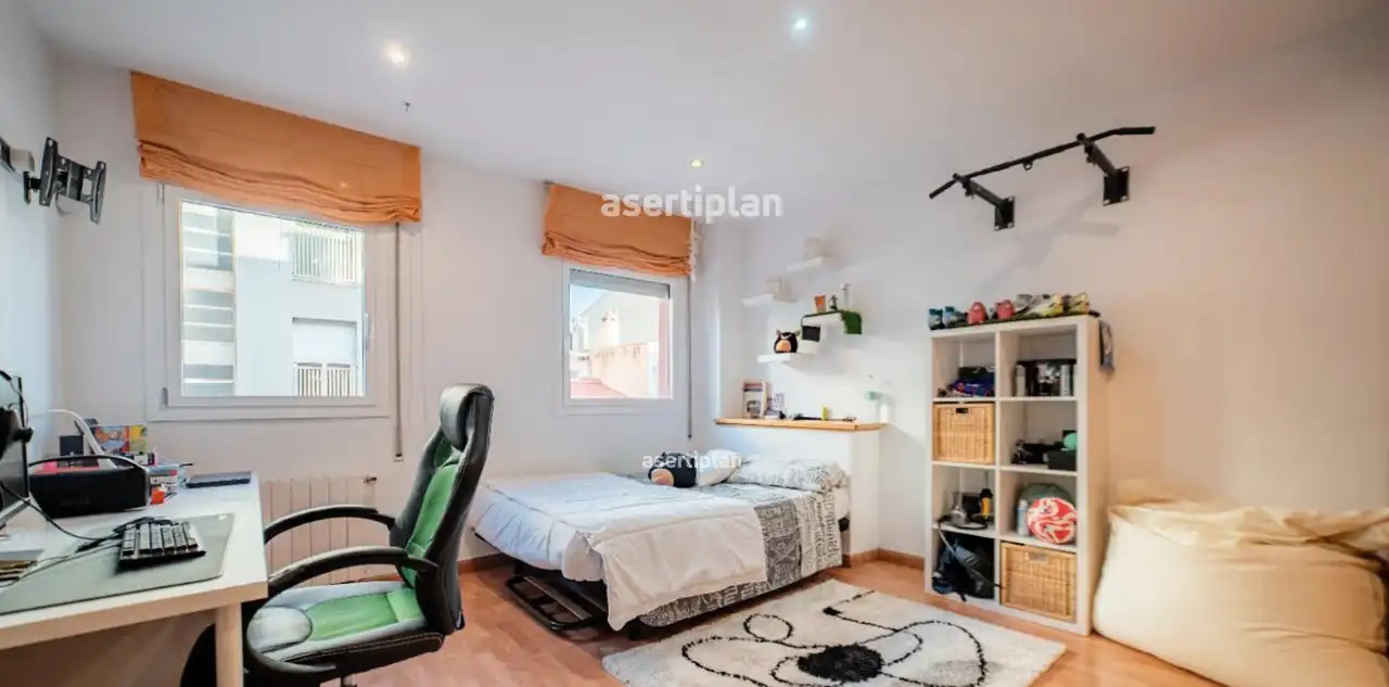 Schlafzimmer von Maisonette zum Verkauf in Mataró mit Klimaanlage, Heizung und Terrasse