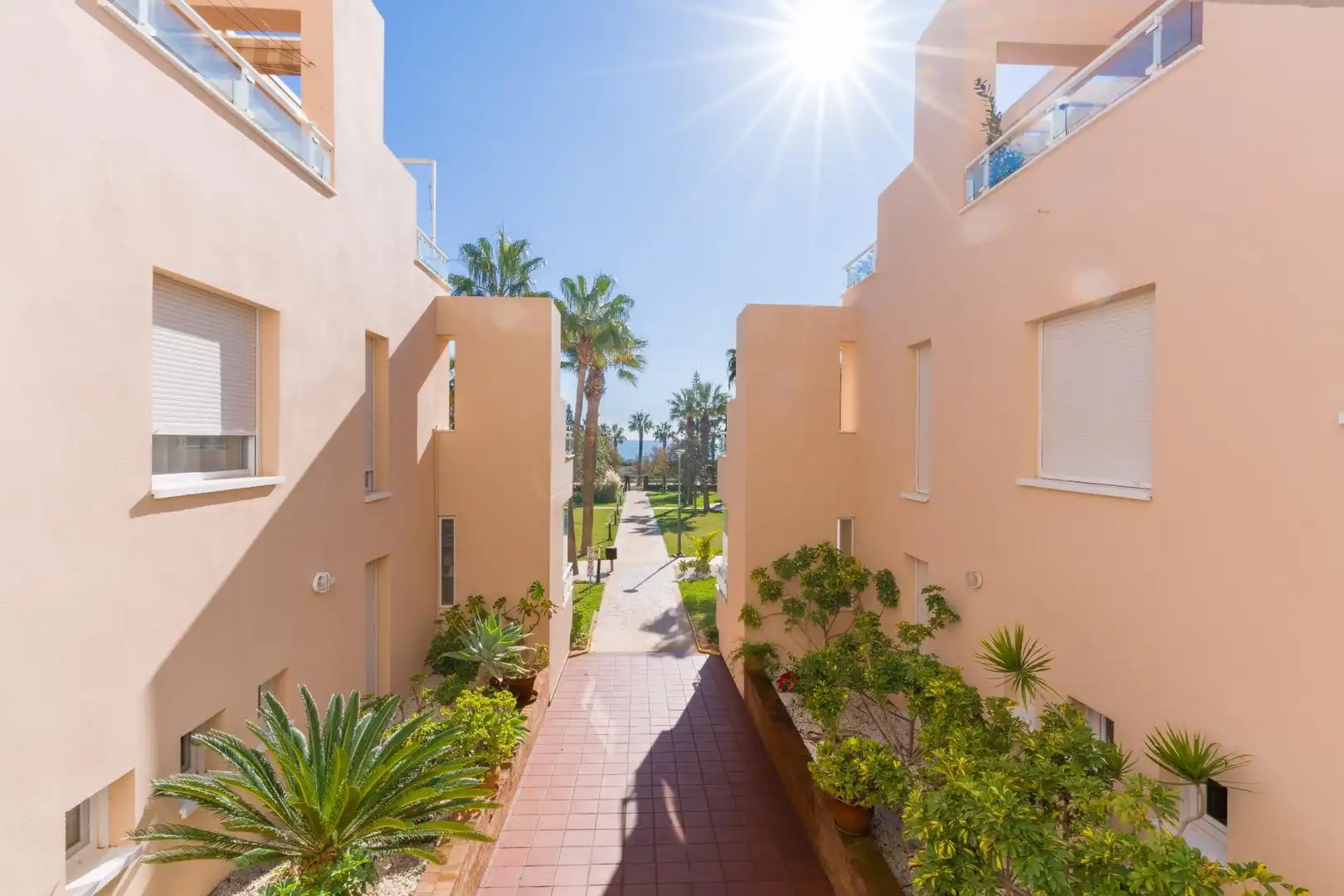 Vista exterior de Ático en venta en El Ejido con Aire acondicionado, Calefacción y Jardín privado