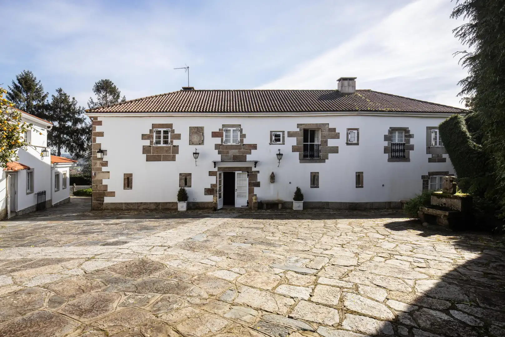 Vista exterior de Casa o chalet en venta en Culleredo con Calefacción, Jardín privado y Parquet