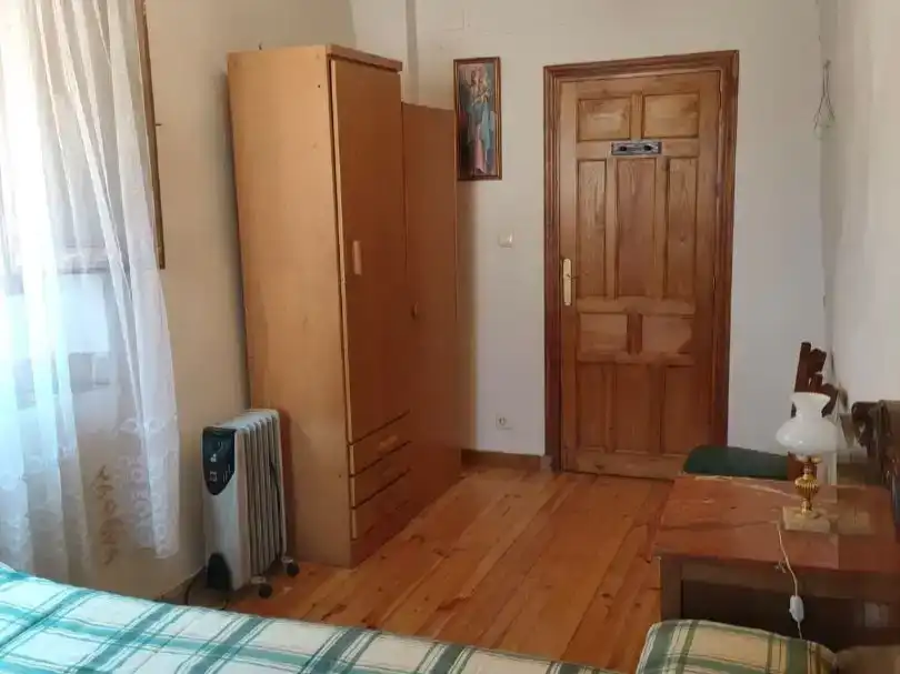 Dormitori de Casa adosada en venda en Villasandino amb Jardí privat, Traster i Moblat