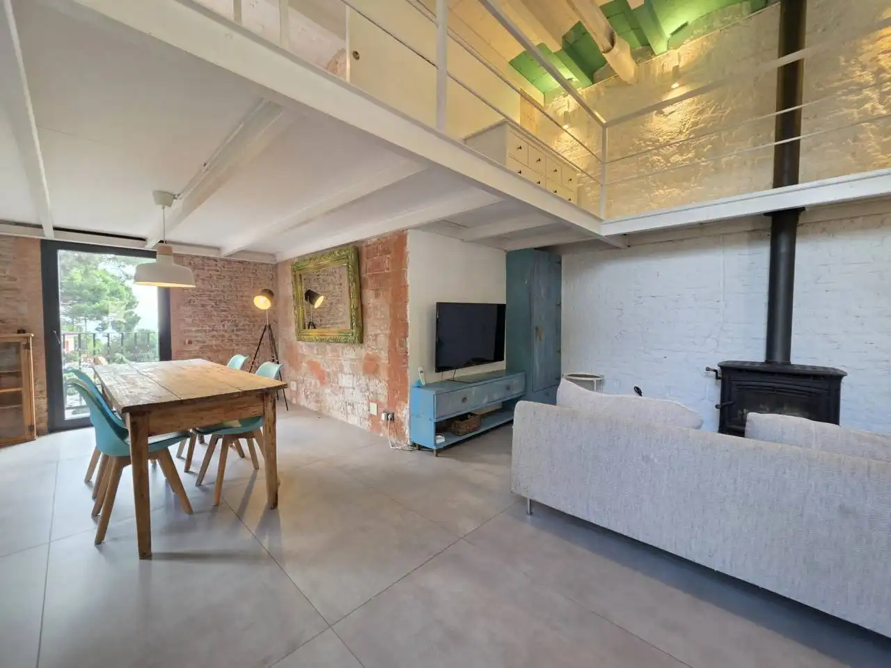 Sala d'estar de Dúplex en venda en Barcelona amb Aire condicionat, Calefacció i Moblat