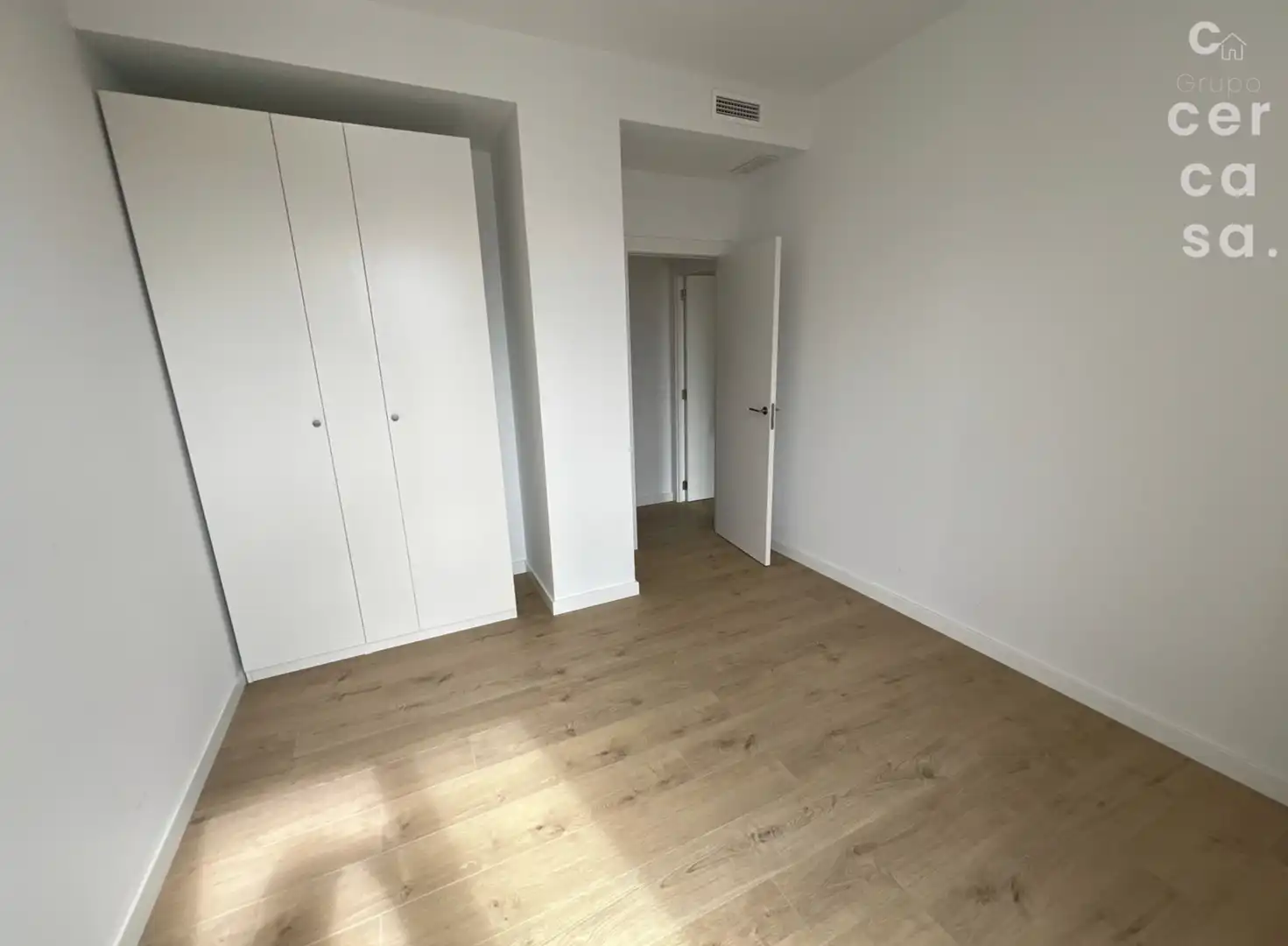 Bedroom of Flat for rent in Valencia  with Air Conditioner, Heating and Storage room