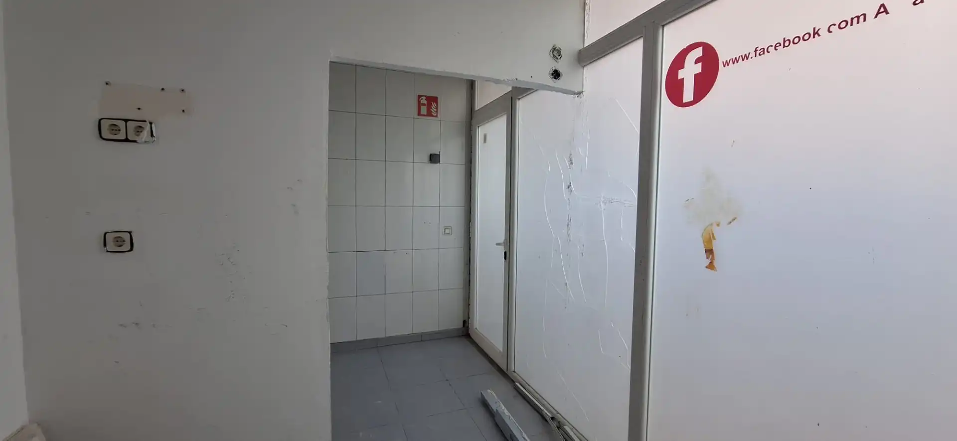 Local comercial en alquiler en GUELL, imagen 3
